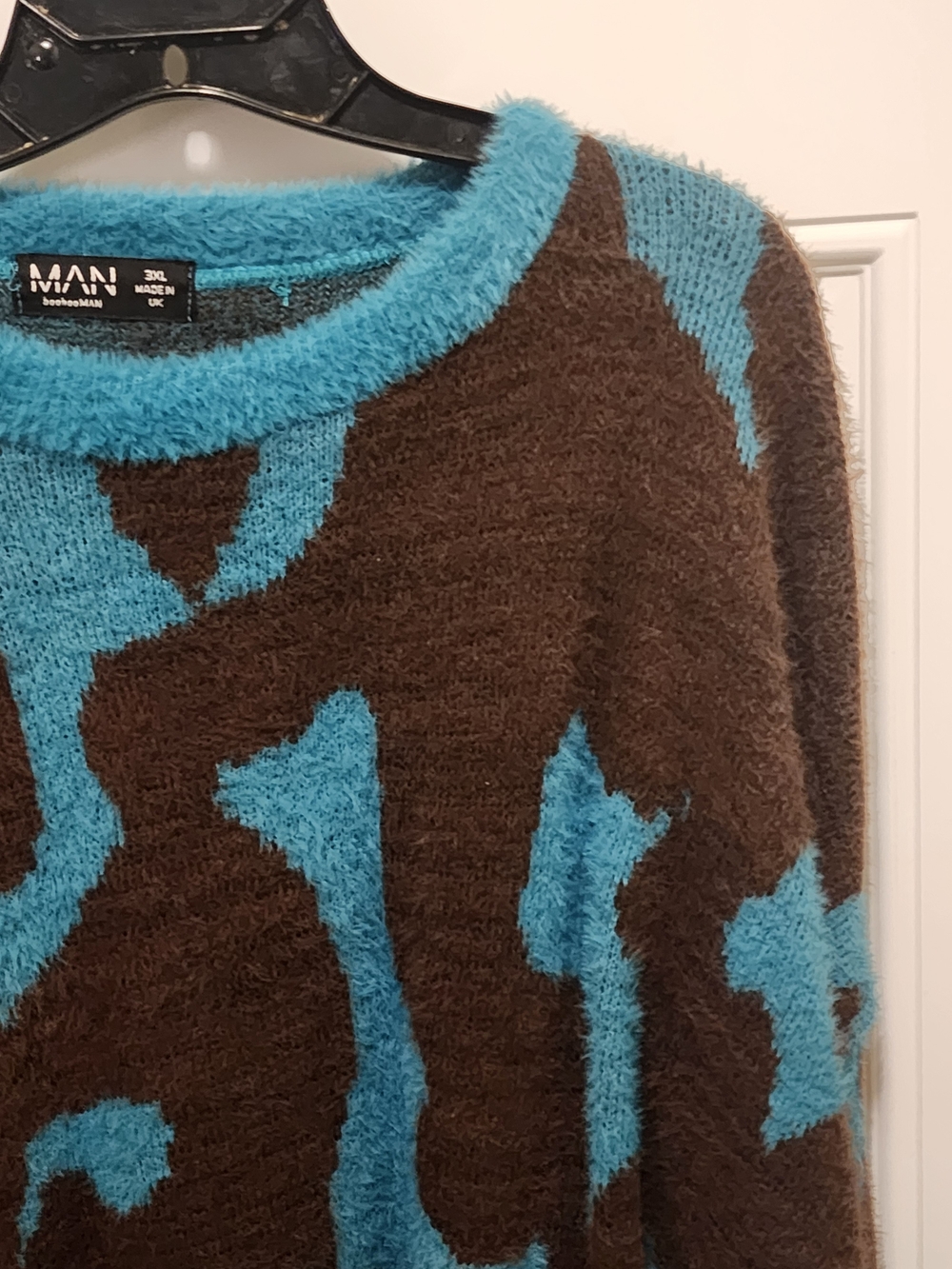 Boohoo Man Oversized Blue & Brown Patterned Fuzzy Sweater - Picture 7 of 10